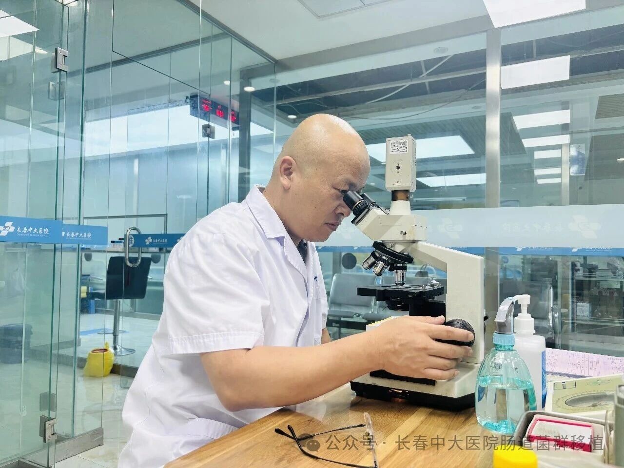 铜仁市|高朋磊医师：左手男科临床，右手肠道菌群移植深入研究